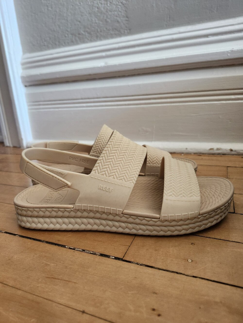 Reef Water Vista Women's Water-Friendly Sandals, Size 9, Vintage Oasis/ Cream - Picture 1 of 9